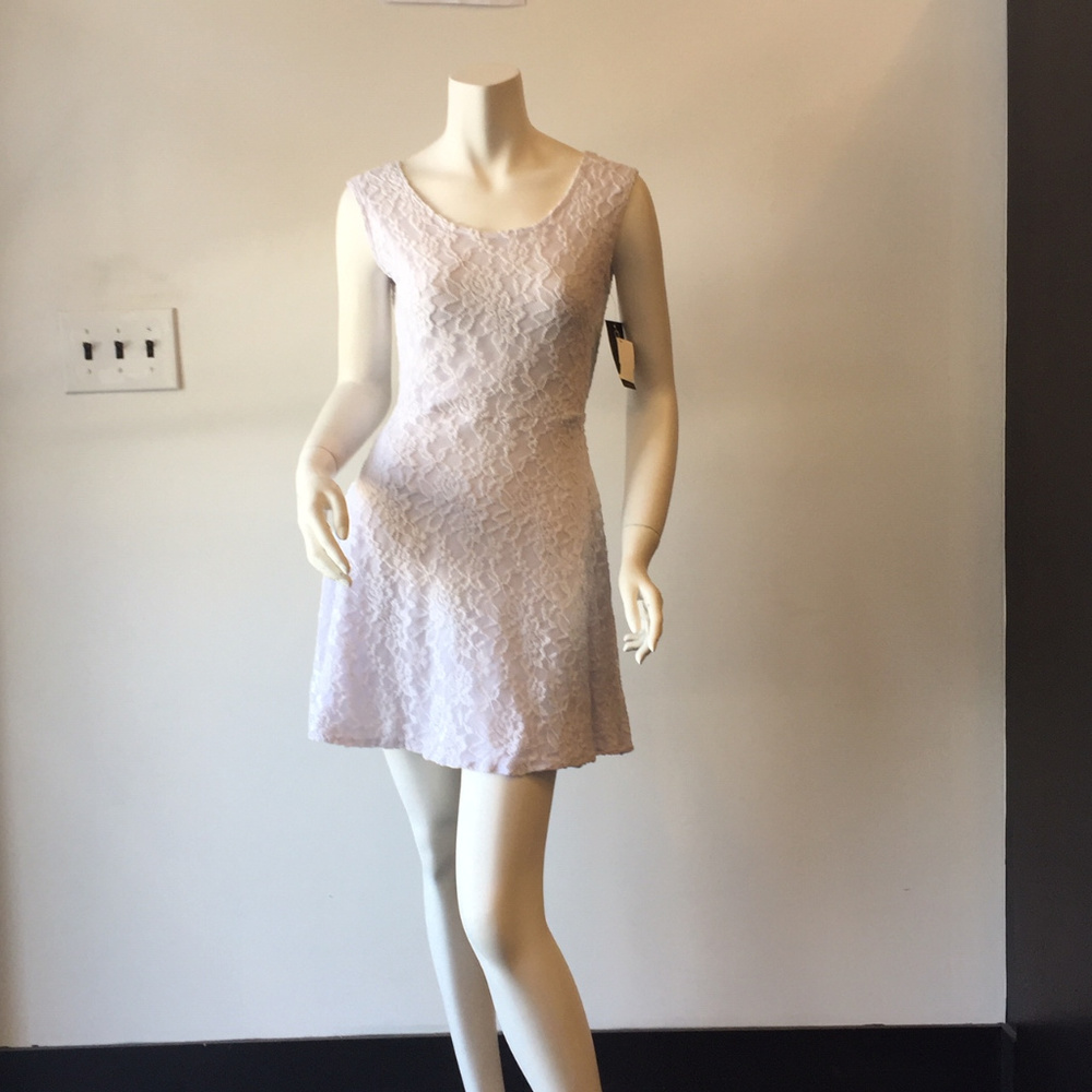 NWT   Cheryl Lace Dress w/Cut Out Back